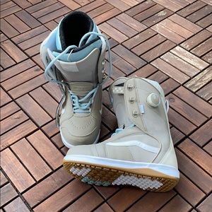 Vans women’s snowboard boots FERRA PRO